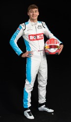 威廉姆斯F1车队的英国车手乔治·拉塞尔在2020赛季前拍照。