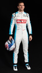 来自加拿大的威廉姆斯F1新秀车手尼古拉斯·拉提菲在2020赛季前摆造型。