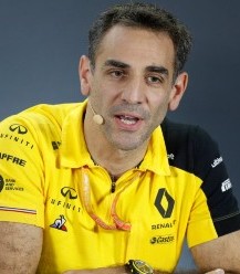 雷诺F1车队负责人Cyril abiteoul在2019年阿布扎比大奖赛前接受媒体采访。